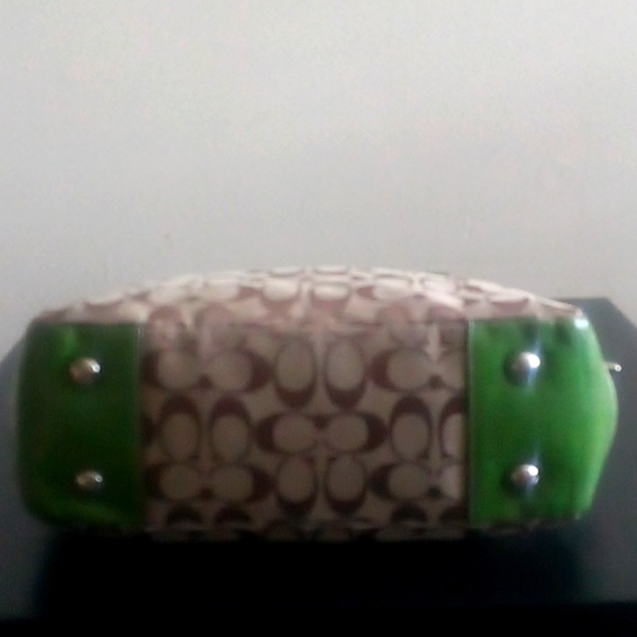 Coach - Picture 4 of 6